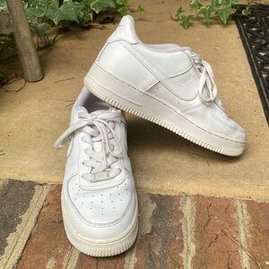 Nike Air Force One Mens 6 White Leather Low Top Sneakers
